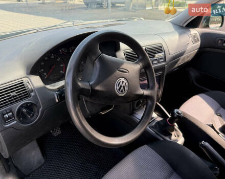 Зеленый Фольксваген Гольф, объемом двигателя 1.39 л и пробегом 320 тыс. км за 4000 $, фото 2 на Automoto.ua