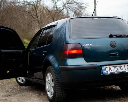 Зеленый Фольксваген Гольф, объемом двигателя 2 л и пробегом 250 тыс. км за 3950 $, фото 3 на Automoto.ua