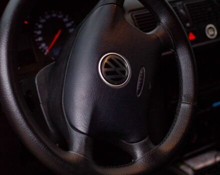 Зеленый Фольксваген Гольф, объемом двигателя 2 л и пробегом 250 тыс. км за 3950 $, фото 5 на Automoto.ua