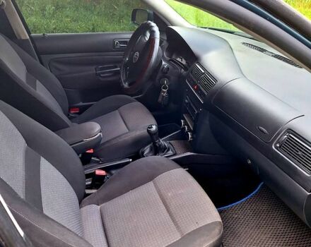 Зеленый Фольксваген Гольф, объемом двигателя 1.6 л и пробегом 225 тыс. км за 4700 $, фото 3 на Automoto.ua