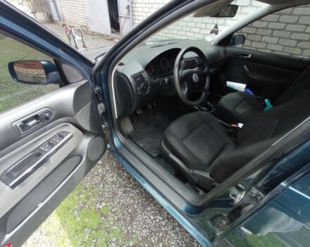 Зелений Фольксваген Гольф, об'ємом двигуна 1 л та пробігом 270 тис. км за 4000 $, фото 5 на Automoto.ua