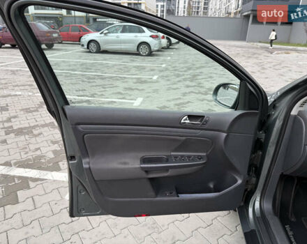 Фольксваген Гольф 2004 в Черкассах на Automoto.ua Зеленый Фольксваген Гольф, объемом двигателя 1.4 л и пробегом 272 тыс. км за 4800 $, фото 9 на Automoto.ua