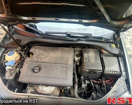 Зелений Фольксваген Гольф, об'ємом двигуна 1.4 л та пробігом 272 тис. км за 4000 $, фото 4 на Automoto.ua