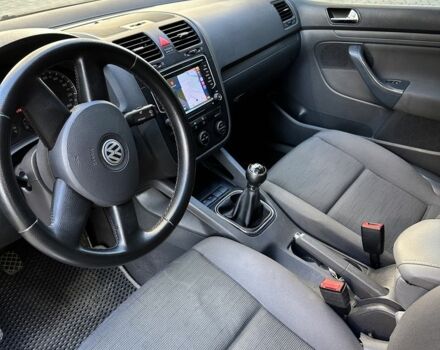 Зеленый Фольксваген Гольф, объемом двигателя 1.6 л и пробегом 274 тыс. км за 5700 $, фото 5 на Automoto.ua