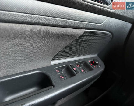 Зеленый Фольксваген Гольф, объемом двигателя 1.4 л и пробегом 274 тыс. км за 4700 $, фото 29 на Automoto.ua