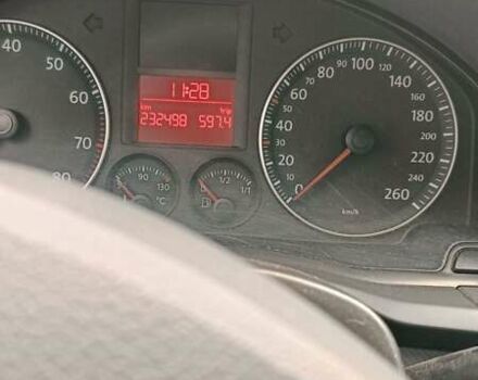 Зеленый Фольксваген Гольф, объемом двигателя 1.6 л и пробегом 232 тыс. км за 5700 $, фото 12 на Automoto.ua