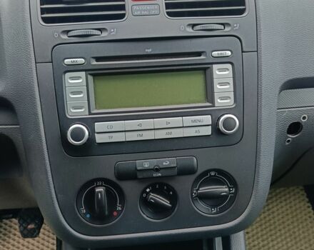 Зеленый Фольксваген Гольф, объемом двигателя 1.6 л и пробегом 232 тыс. км за 5700 $, фото 15 на Automoto.ua