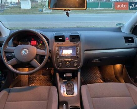 Зеленый Фольксваген Гольф, объемом двигателя 1.6 л и пробегом 167 тыс. км за 5800 $, фото 10 на Automoto.ua