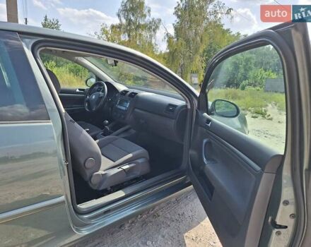 Зелений Фольксваген Гольф, об'ємом двигуна 1.39 л та пробігом 332 тис. км за 5499 $, фото 3 на Automoto.ua