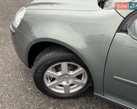 Зеленый Фольксваген Гольф, объемом двигателя 1.4 л и пробегом 201 тыс. км за 5850 $, фото 3 на Automoto.ua