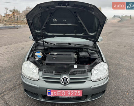 Зеленый Фольксваген Гольф, объемом двигателя 1.4 л и пробегом 201 тыс. км за 5850 $, фото 61 на Automoto.ua