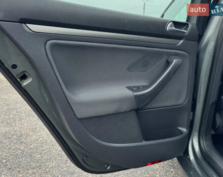 Зеленый Фольксваген Гольф, объемом двигателя 1.4 л и пробегом 201 тыс. км за 5850 $, фото 45 на Automoto.ua