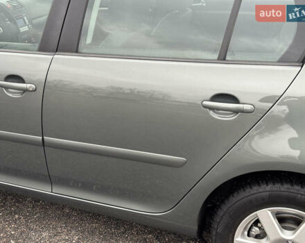 Зеленый Фольксваген Гольф, объемом двигателя 1.4 л и пробегом 201 тыс. км за 5850 $, фото 5 на Automoto.ua