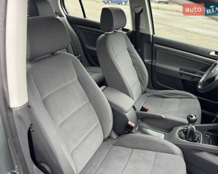 Зеленый Фольксваген Гольф, объемом двигателя 1.4 л и пробегом 201 тыс. км за 5850 $, фото 58 на Automoto.ua