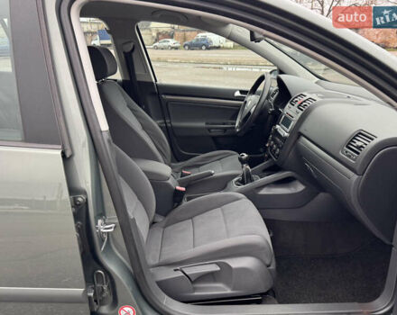 Зеленый Фольксваген Гольф, объемом двигателя 1.4 л и пробегом 201 тыс. км за 5850 $, фото 55 на Automoto.ua