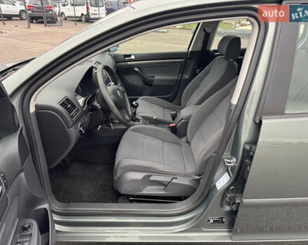 Зеленый Фольксваген Гольф, объемом двигателя 1.4 л и пробегом 201 тыс. км за 5850 $, фото 28 на Automoto.ua