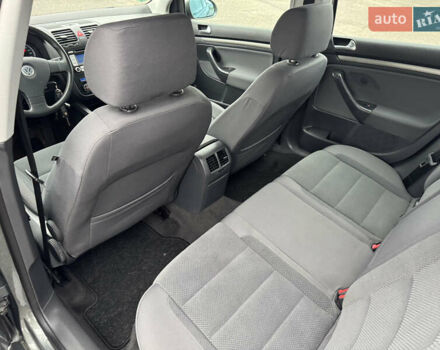 Зеленый Фольксваген Гольф, объемом двигателя 1.4 л и пробегом 201 тыс. км за 5850 $, фото 43 на Automoto.ua