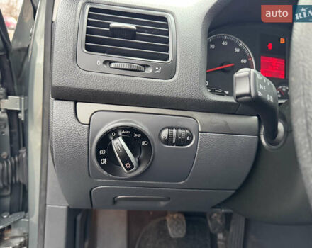 Зеленый Фольксваген Гольф, объемом двигателя 1.4 л и пробегом 201 тыс. км за 5850 $, фото 30 на Automoto.ua