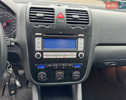 Зеленый Фольксваген Гольф, объемом двигателя 1.4 л и пробегом 201 тыс. км за 5850 $, фото 33 на Automoto.ua