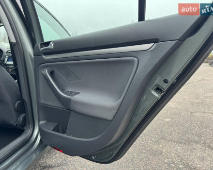 Зеленый Фольксваген Гольф, объемом двигателя 1.4 л и пробегом 201 тыс. км за 5850 $, фото 54 на Automoto.ua