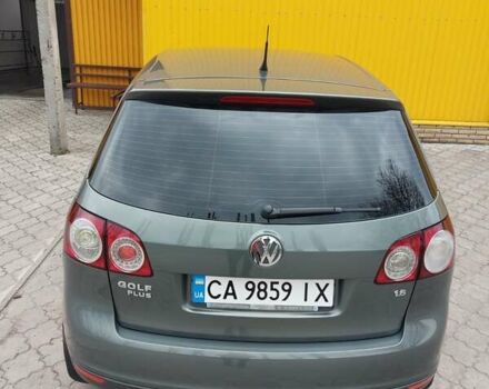 Зеленый Фольксваген Гольф, объемом двигателя 1.6 л и пробегом 214 тыс. км за 7700 $, фото 5 на Automoto.ua