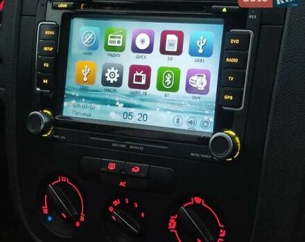 Зеленый Фольксваген Гольф, объемом двигателя 1.6 л и пробегом 212 тыс. км за 6600 $, фото 11 на Automoto.ua