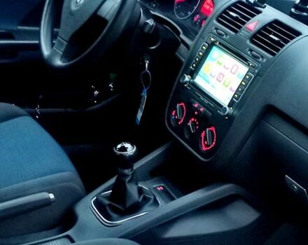 Зеленый Фольксваген Гольф, объемом двигателя 1.6 л и пробегом 212 тыс. км за 6600 $, фото 7 на Automoto.ua