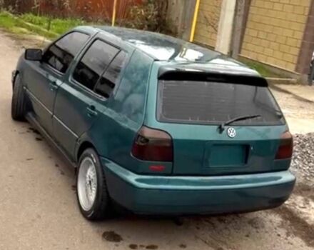 Зеленый Фольксваген Гольф, объемом двигателя 1.8 л и пробегом 200 тыс. км за 2300 $, фото 4 на Automoto.ua