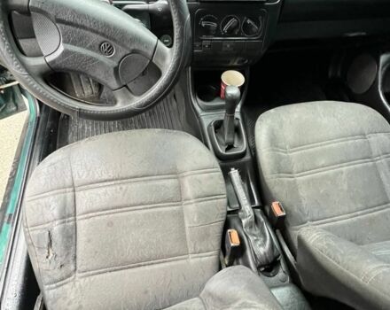 Зеленый Фольксваген Гольф, объемом двигателя 1.8 л и пробегом 200 тыс. км за 2300 $, фото 7 на Automoto.ua