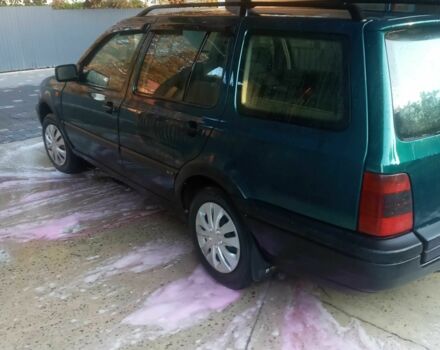 Зеленый Фольксваген Гольф, объемом двигателя 1.9 л и пробегом 300 тыс. км за 2000 $, фото 1 на Automoto.ua