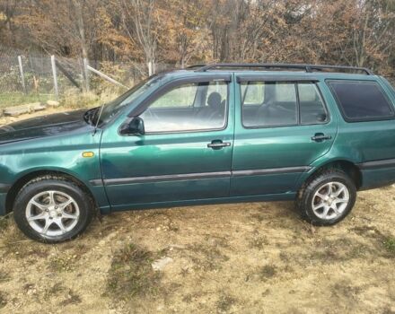 Зеленый Фольксваген Гольф, объемом двигателя 1.8 л и пробегом 300 тыс. км за 1900 $, фото 2 на Automoto.ua