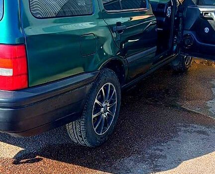 Зеленый Фольксваген Гольф, объемом двигателя 1.4 л и пробегом 320 тыс. км за 2300 $, фото 5 на Automoto.ua