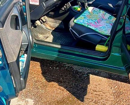 Зеленый Фольксваген Гольф, объемом двигателя 1.4 л и пробегом 320 тыс. км за 2300 $, фото 6 на Automoto.ua