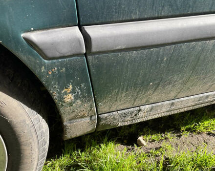 Зеленый Фольксваген Гольф, объемом двигателя 1.6 л и пробегом 300 тыс. км за 1350 $, фото 5 на Automoto.ua