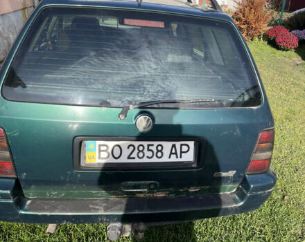 Зеленый Фольксваген Гольф, объемом двигателя 1.6 л и пробегом 300 тыс. км за 1350 $, фото 3 на Automoto.ua