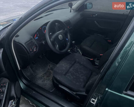 Зеленый Фольксваген Гольф, объемом двигателя 1.6 л и пробегом 265 тыс. км за 3500 $, фото 4 на Automoto.ua