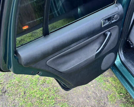 Зеленый Фольксваген Гольф, объемом двигателя 1.98 л и пробегом 315 тыс. км за 4400 $, фото 13 на Automoto.ua