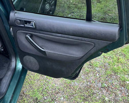 Зеленый Фольксваген Гольф, объемом двигателя 1.98 л и пробегом 315 тыс. км за 4400 $, фото 16 на Automoto.ua