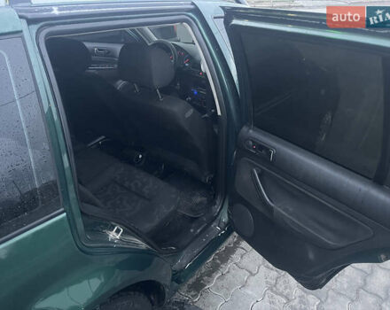 Зеленый Фольксваген Гольф, объемом двигателя 1.6 л и пробегом 265 тыс. км за 3500 $, фото 6 на Automoto.ua