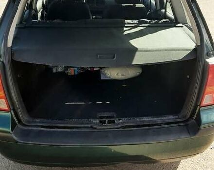 Зеленый Фольксваген Гольф, объемом двигателя 1.6 л и пробегом 288 тыс. км за 4200 $, фото 5 на Automoto.ua