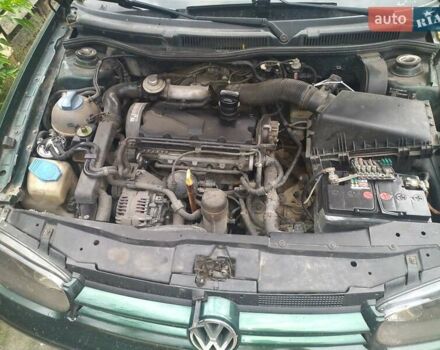 Зеленый Фольксваген Гольф, объемом двигателя 1.9 л и пробегом 447 тыс. км за 3550 $, фото 3 на Automoto.ua