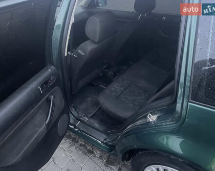 Зеленый Фольксваген Гольф, объемом двигателя 1.6 л и пробегом 265 тыс. км за 3500 $, фото 5 на Automoto.ua