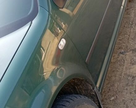 Зеленый Фольксваген Гольф, объемом двигателя 1.4 л и пробегом 304 тыс. км за 4700 $, фото 3 на Automoto.ua