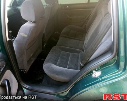 Зеленый Фольксваген Гольф, объемом двигателя 1.4 л и пробегом 237 тыс. км за 3950 $, фото 11 на Automoto.ua