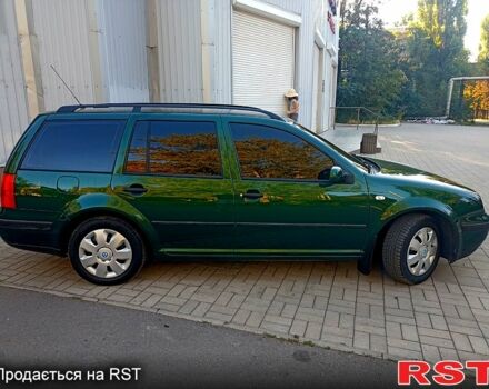 Зеленый Фольксваген Гольф, объемом двигателя 1.4 л и пробегом 237 тыс. км за 3950 $, фото 2 на Automoto.ua