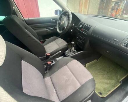 Зеленый Фольксваген Гольф, объемом двигателя 1.39 л и пробегом 250 тыс. км за 4350 $, фото 2 на Automoto.ua