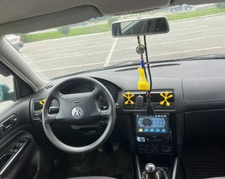 Зеленый Фольксваген Гольф, объемом двигателя 1.6 л и пробегом 260 тыс. км за 2900 $, фото 7 на Automoto.ua