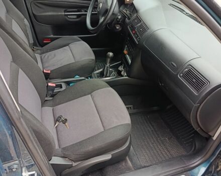 Зеленый Фольксваген Гольф, объемом двигателя 2 л и пробегом 279 тыс. км за 4000 $, фото 7 на Automoto.ua