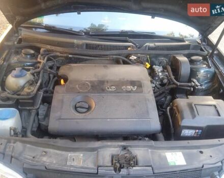 Фольксваген Гольф 2001 у Луцьку на Automoto.ua Зелений Фольксваген Гольф, об'ємом двигуна 1.6 л та пробігом 308 тис. км за 4500 $, фото 5 на Automoto.ua