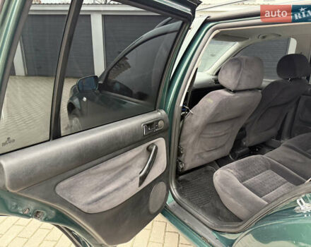 Зеленый Фольксваген Гольф, объемом двигателя 1.9 л и пробегом 377 тыс. км за 4150 $, фото 26 на Automoto.ua